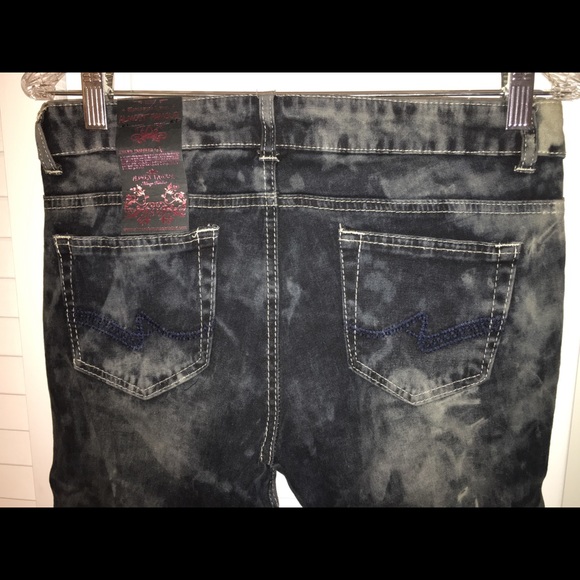 Almost Famous jeans - Picture 5 of 5